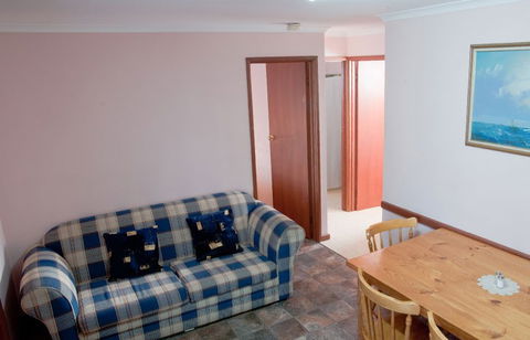 Moonta Bay Road Cabins And Cottages - Kawana Tourism 1