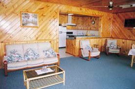 Mundic Grove Cottage - Kawana Tourism 1