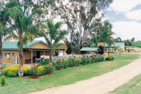 Mundic Grove Cottage - Kawana Tourism 2