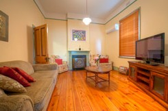 Semaphore Beach Cottage Bed And Breakfast - Kawana Tourism 0