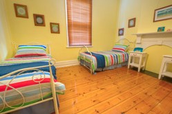 Semaphore Beach Cottage Bed And Breakfast - Kawana Tourism 1