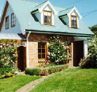 Conmel Cottage - Kawana Tourism