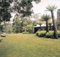 Tullah Lakeside Lodge - Kawana Tourism