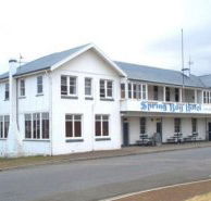 Spring Bay Hotel - Kawana Tourism