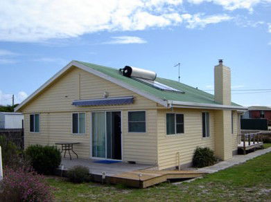 Leafmoor Cottage - Kawana Tourism 1