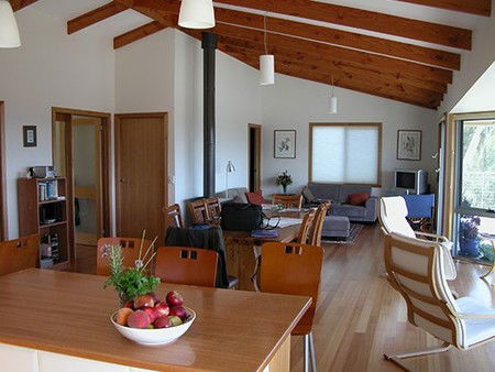 Lemana - Emita Beach Retreat - Kawana Tourism 1