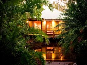 Hunchy Hideaway - Kawana Tourism 0