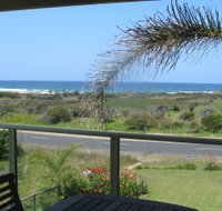 Beach Breakers - Kawana Tourism