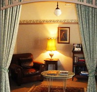 Old England Accommodation - Kawana Tourism