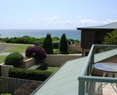 A Bay Beachcomber And Jervis Bays SeaChange - Kawana Tourism 2