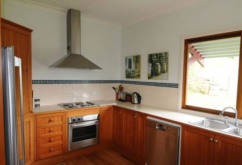 Blue Roo House - Kawana Tourism 0
