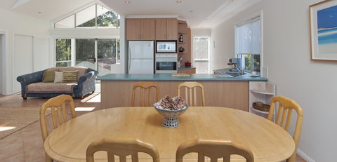 Lochani On The Bay - Kawana Tourism 2