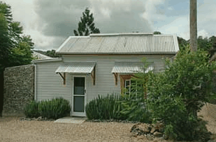 Mavis's Kitchen and Cabins - Kawana Tourism