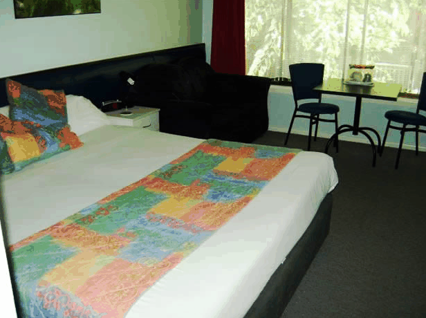 Poinciana Motel - Kawana Tourism
