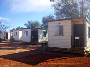 Lightning Ridge Tourist Park - Kawana Tourism 0