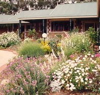 Red Gum Lagoon Cottages - Kawana Tourism