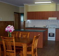Riverland Holiday Cottage - Kawana Tourism