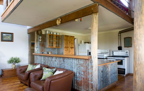 Yaraandoo Lakeside Retreat - Kawana Tourism 2