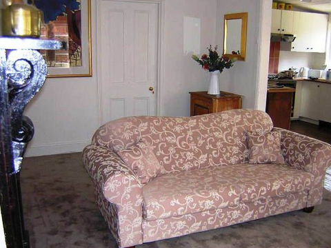 Cooma Cottage - Accommodation - Kawana Tourism 3