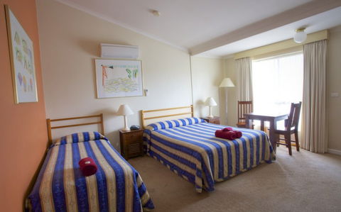Amaroo Motel - Kawana Tourism 4