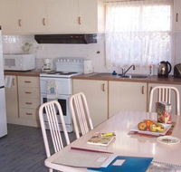 Azalea Cottage - Kawana Tourism