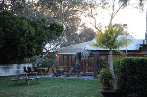 Artesian Spa Motel - Kawana Tourism 5