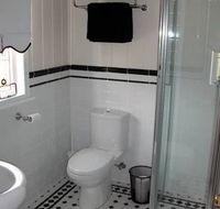 Annie's Folly Boutique Accommodation - Kawana Tourism