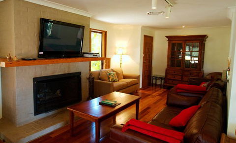 Cicada Country House - Kawana Tourism 4