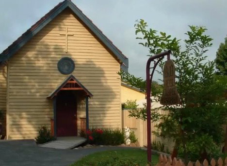 Bell Chapel Bed And Breakfast - Kawana Tourism 4