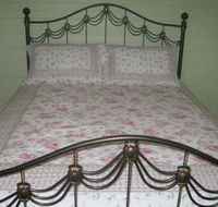 Camelot Retreat - Kawana Tourism