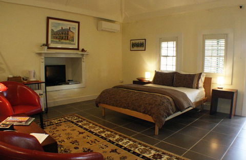 Anoushka's Boutique Bed And Breakfast - Kawana Tourism 1