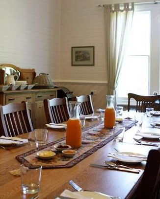 Avoca House Bed And Breakfast - Kawana Tourism 3