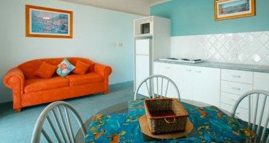 Allamanda Retreat - The Entrance - Kawana Tourism 2