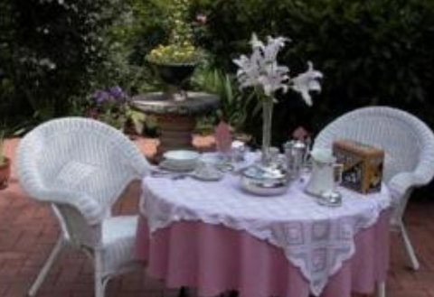A Winter-Rose Cottage Bed And Breakfast - Kawana Tourism 3