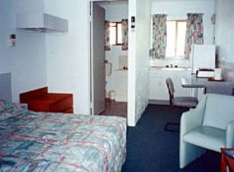 Kinka Palms Beachfront Apartments / Motel - Kawana Tourism 4