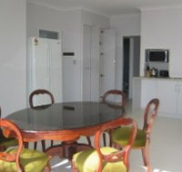 Olas Holiday House - Kawana Tourism