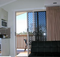 Flame Lily Adventures - Kawana Tourism