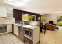 Best Western Plus Quarterdecks Retreat - Kawana Tourism 0