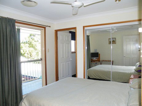 Bay Bed And Breakfast - Kawana Tourism 1