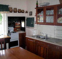 Dillons Cottage - Kawana Tourism