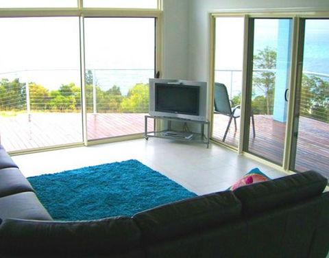 Blue Ocean View Beach House - Kawana Tourism 2