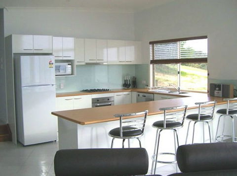 Blue Ocean View Beach House - Kawana Tourism 3