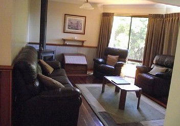 Jacky Winter - Holiday Home - Kawana Tourism 1