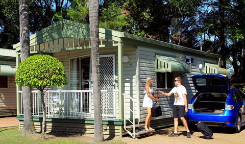 Ashmore Palms Holiday Village - Kawana Tourism 4