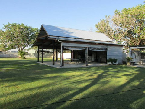 Barcaldine Tourist Park - Kawana Tourism 6