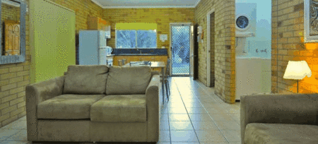 Agnes Palms Beachside Apartments - Kawana Tourism 1