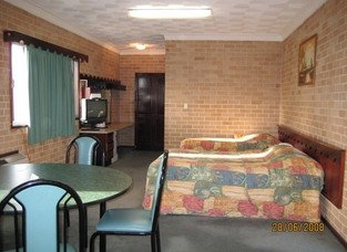 Alexander The Great Motel - Kawana Tourism 1
