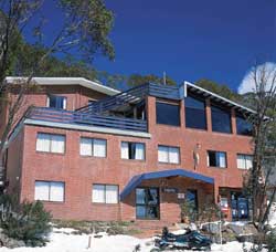 Viking Alpine Lodge - Kawana Tourism 0