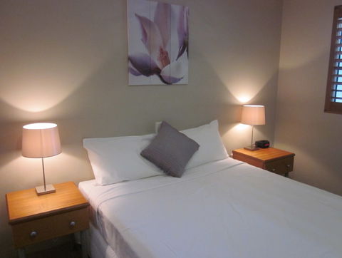 Cosmopolitan Motel And Serviced Apartments - Kawana Tourism 4