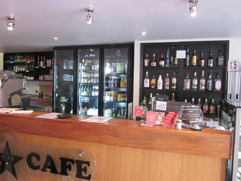 Cosmopolitan Motel And Serviced Apartments - Kawana Tourism 5